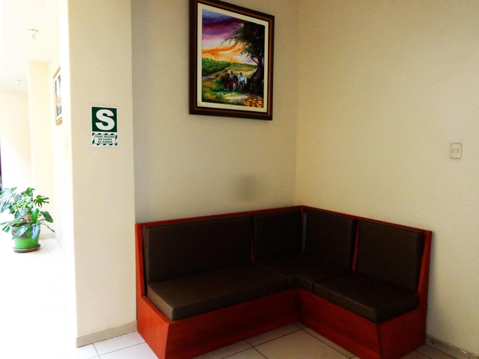 Hotel Colon Plaza Ica Exterior photo